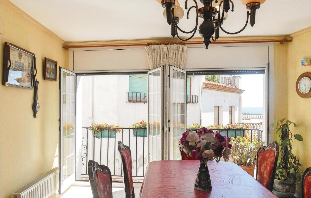 2 Bedroom Amazing Apartment In Tossa De Mar Exterior foto